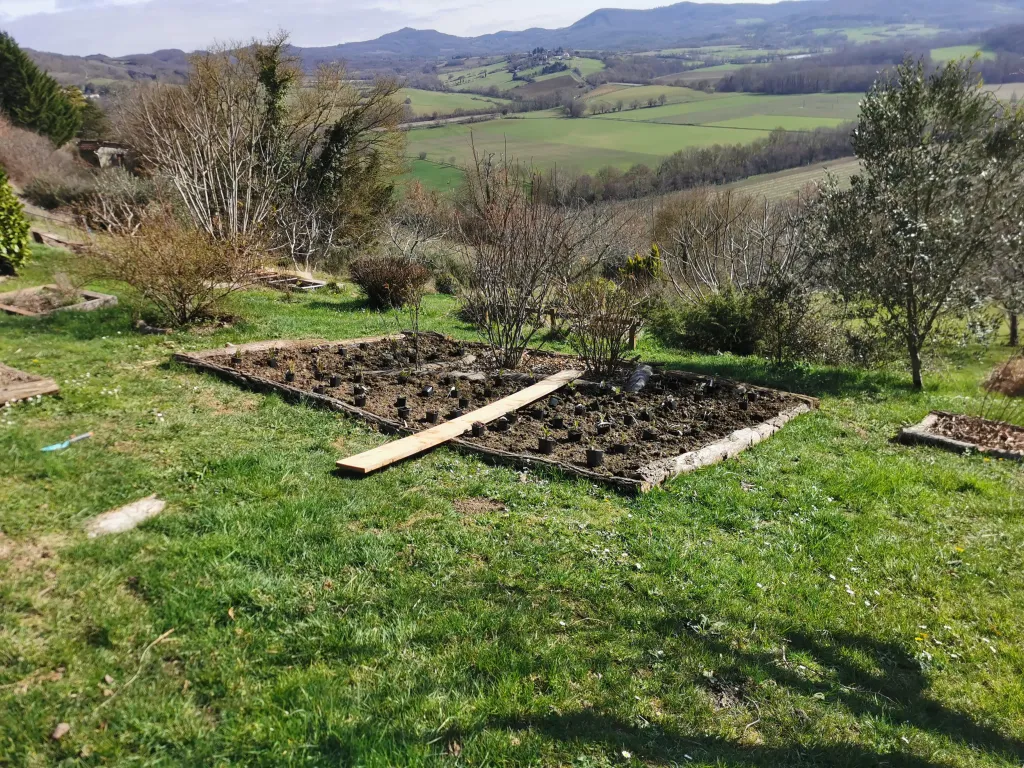 Création d'un massif à Roumengoux