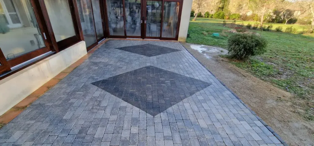 Terrasse en pavés autobloquant à Mirepoix